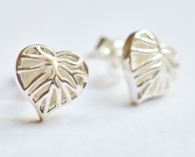 Liz Earle Fairtrade gold mangrove