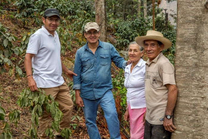 Farmer Segundo Guererro and his family on the Norandino co-operative in northern Peru. Photo taken by Eduardo Martino