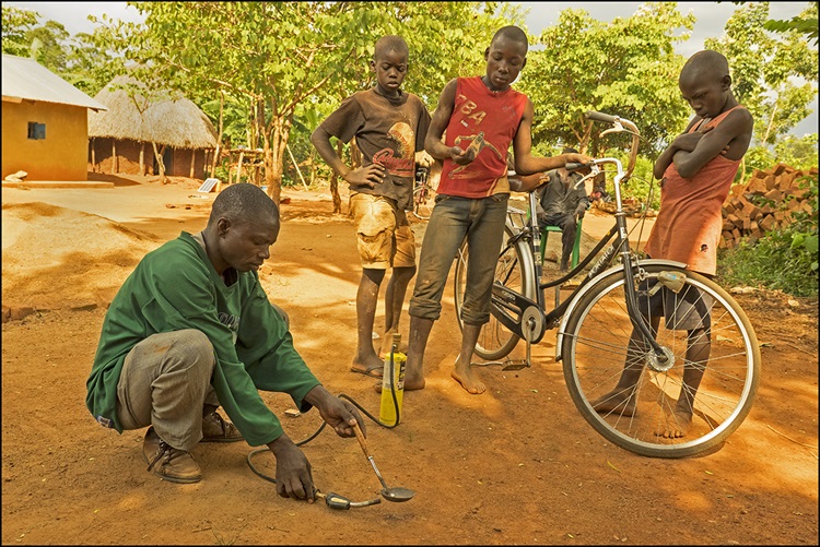 Open mercury burning in Busia Uganda