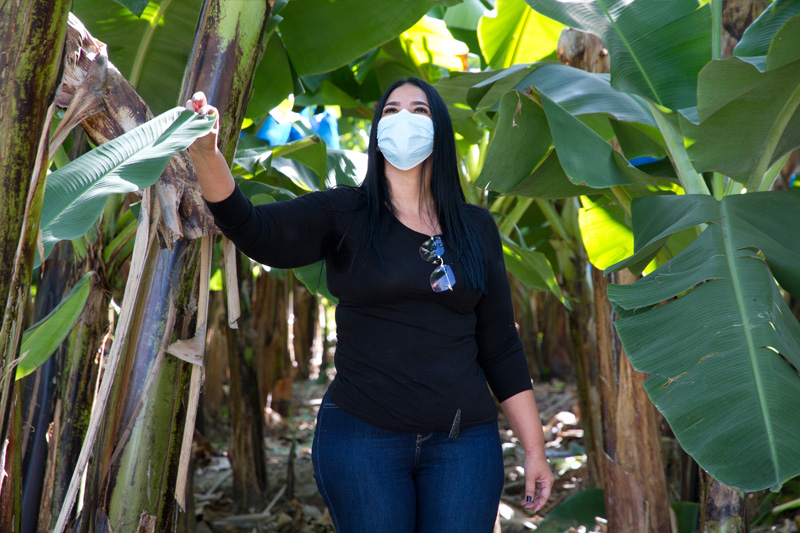 Arelis Bueno posing in banana farm