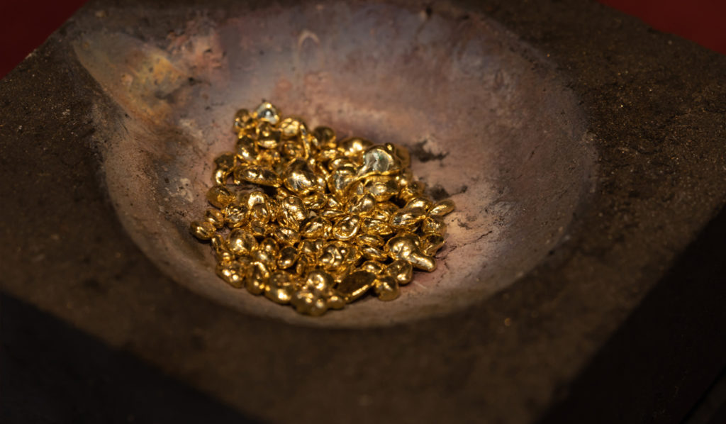 Fairtrade gold nuggets in Baroque's workshop