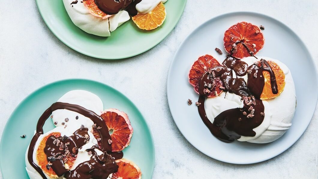 You are currently viewing Tom Hunt’s Aquafaba meringues with blood orange and chocolate sauce