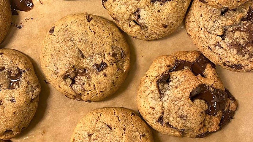 freshly baked brown butter gingerbread choco cookies